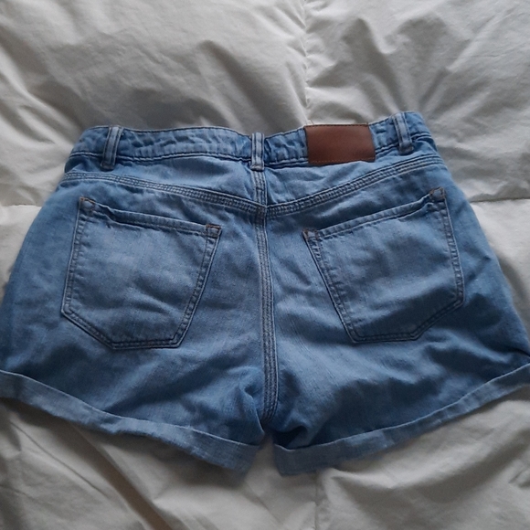 Short presque jamais porter - Picture 2 of 2